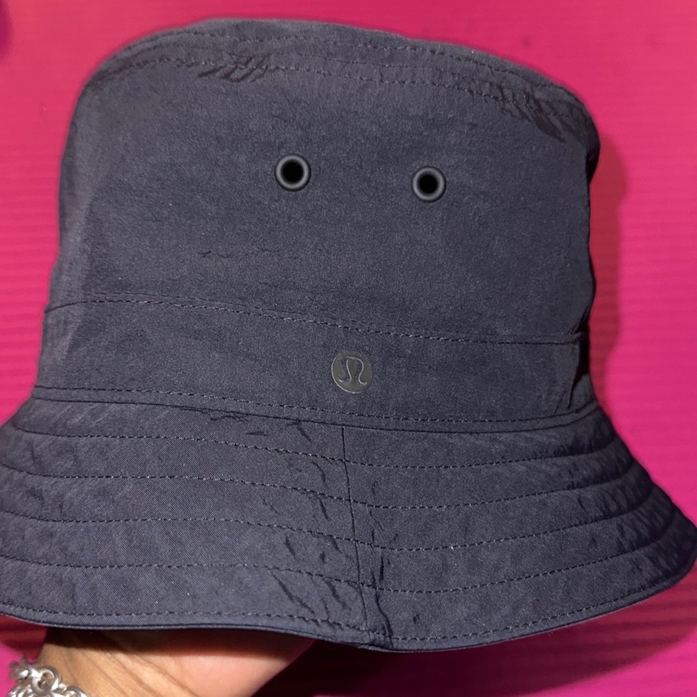 Lululemon bucket hat